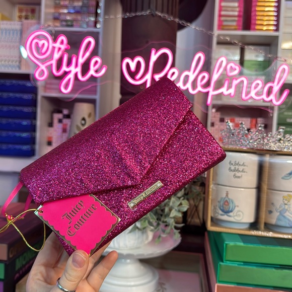 Juicy Couture Handbags - NWT Juicy Couture Clutch